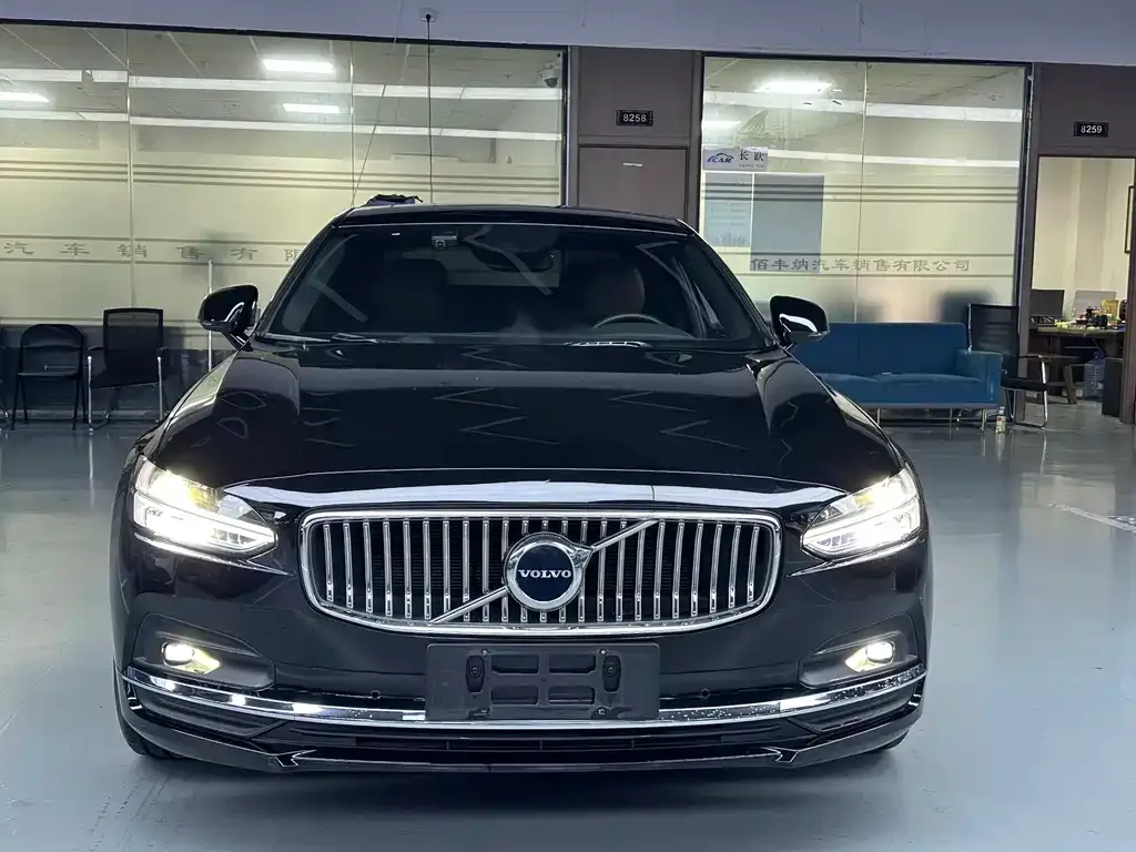 Volvo S90 — фото 3