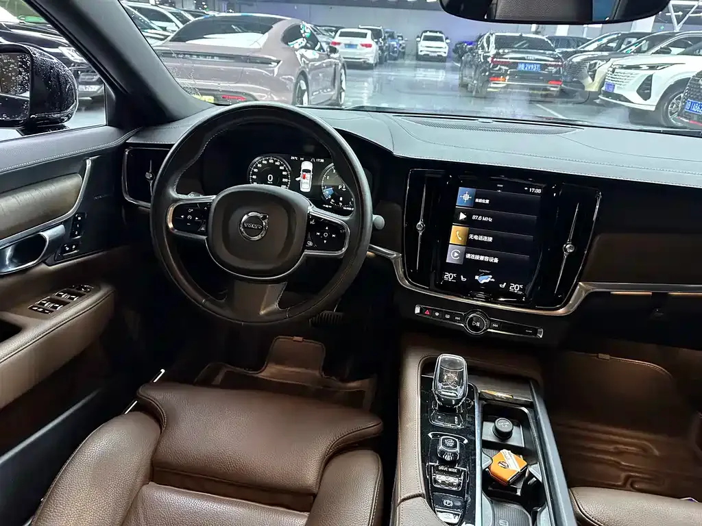 Volvo S90 — фото 7