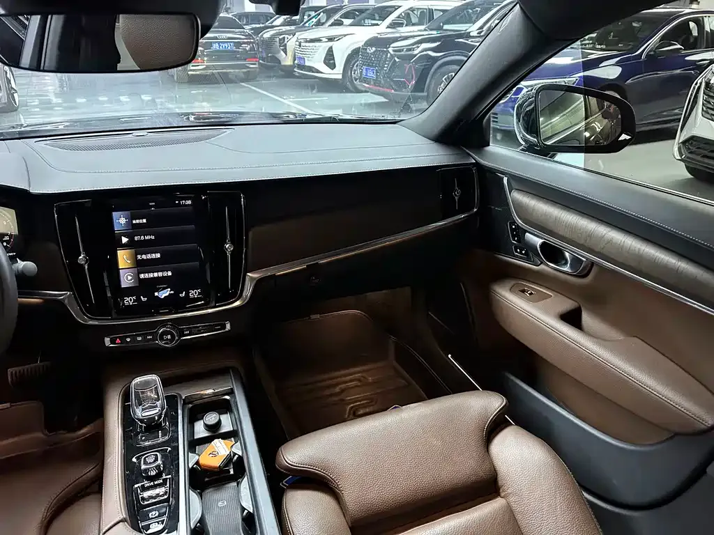 Volvo S90 — фото 9