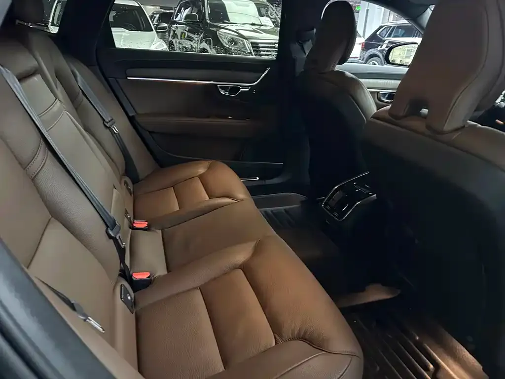 Volvo S90 — фото 2