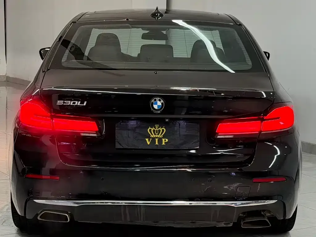 BMW 5 Series — фото 5