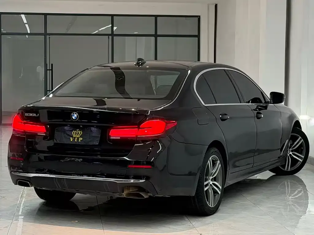 BMW 5 Series — фото 2