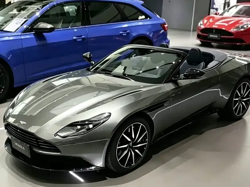 Aston Martin DB11 — фото 1