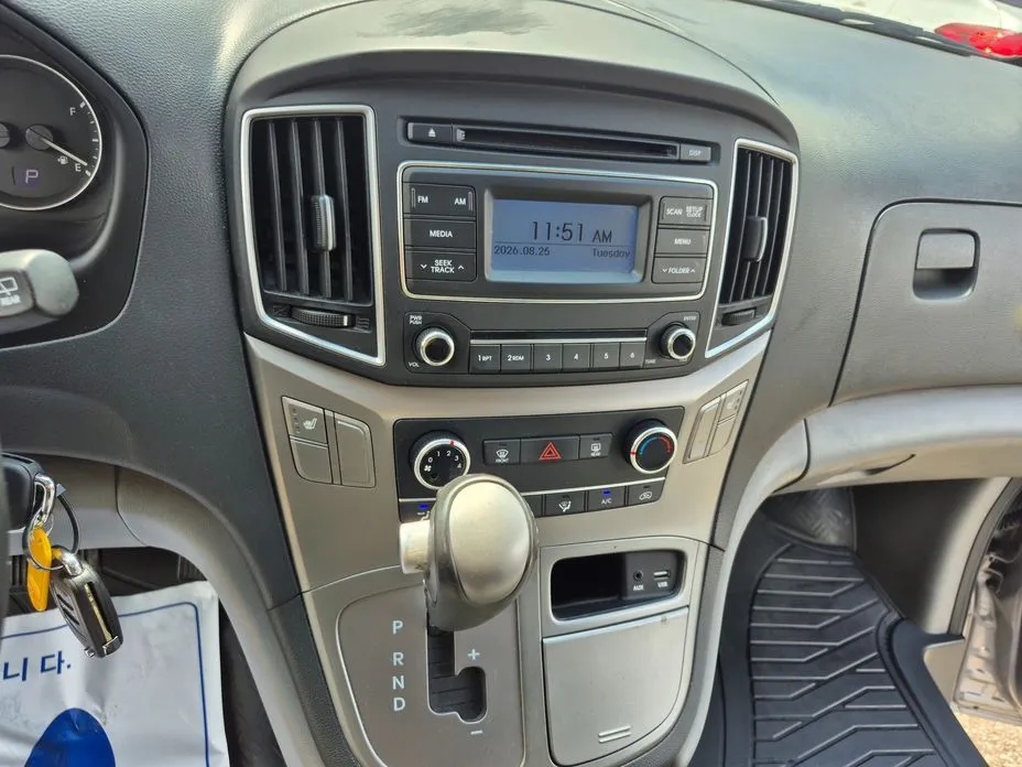Hyundai Starex — фото 6