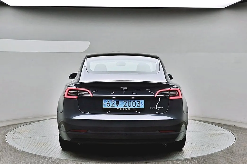 Tesla Model 3 — фото 9