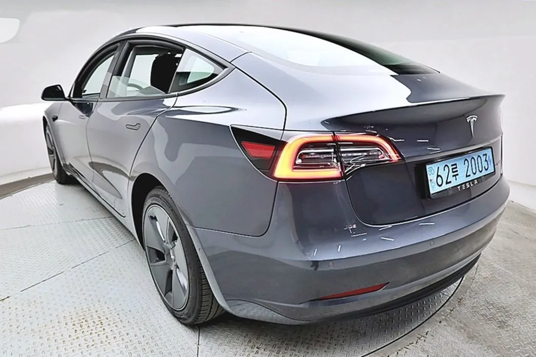 Tesla Model 3 — фото 6