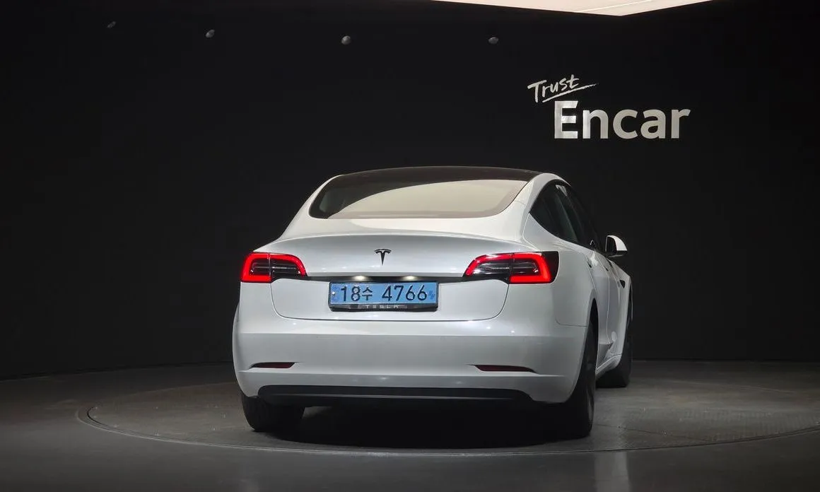 Tesla Model 3 — фото 6