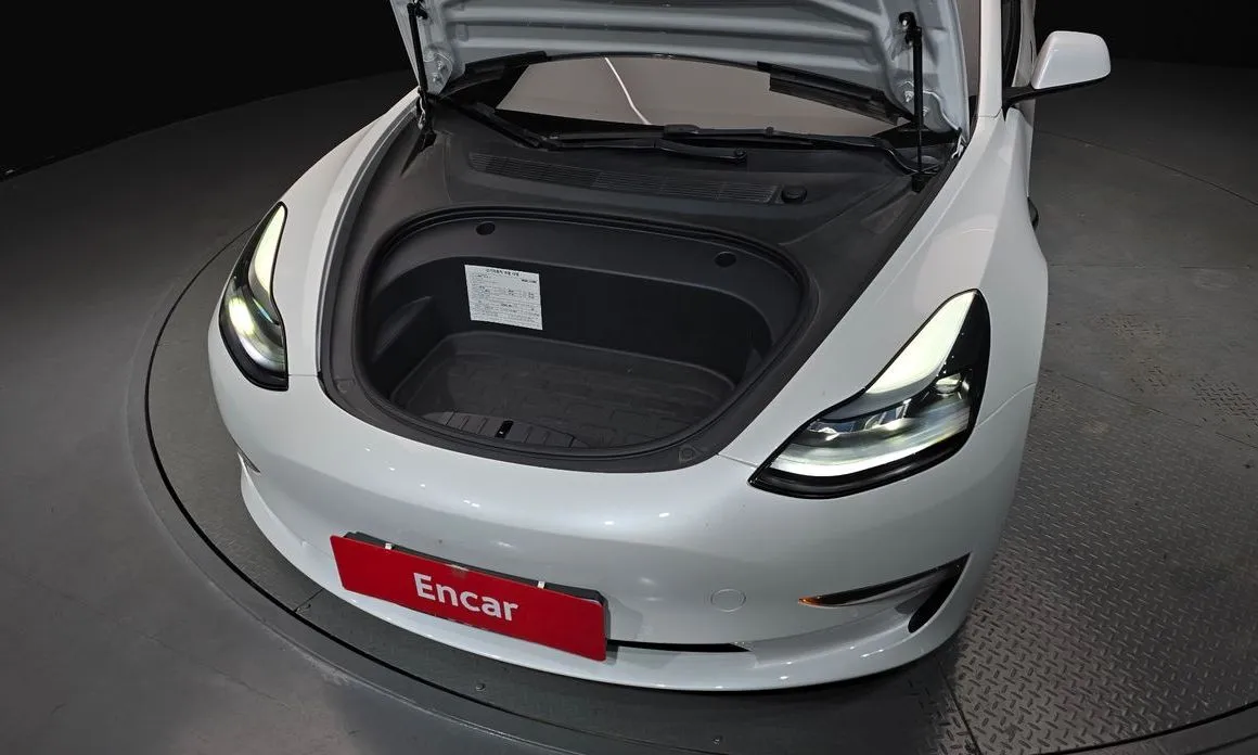 Tesla Model 3 — фото 10
