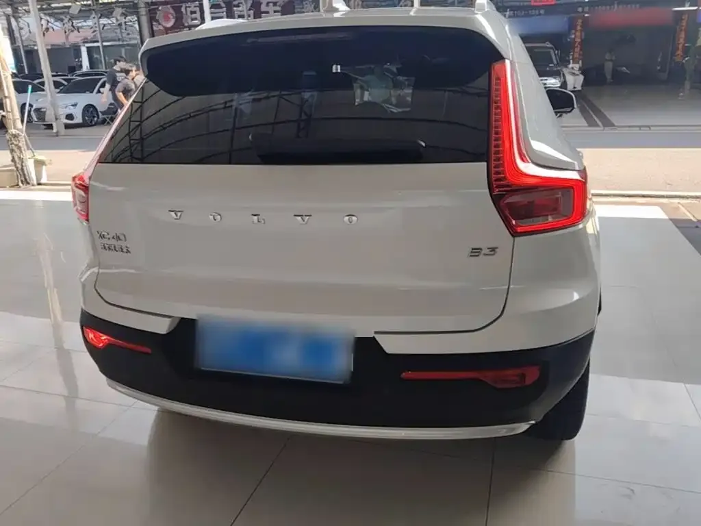 Volvo XC40 — фото 2