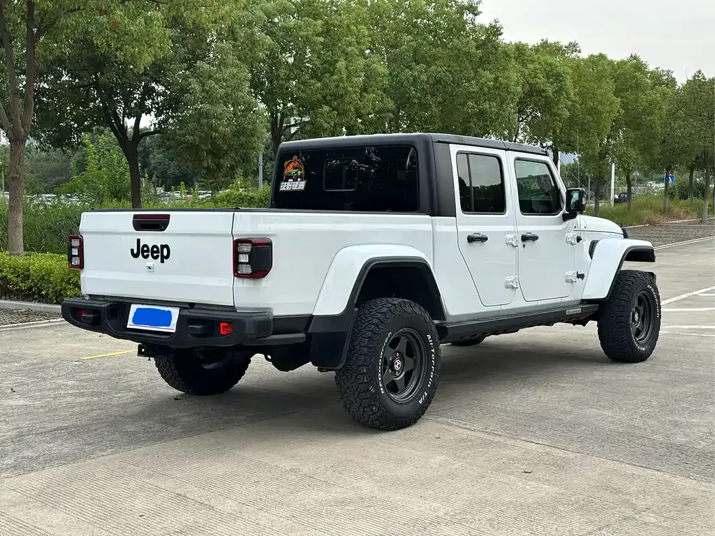 Jeep Gladiator — фото 10