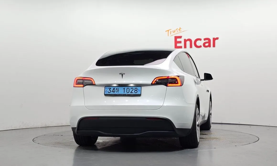 Tesla Model Y — фото 2