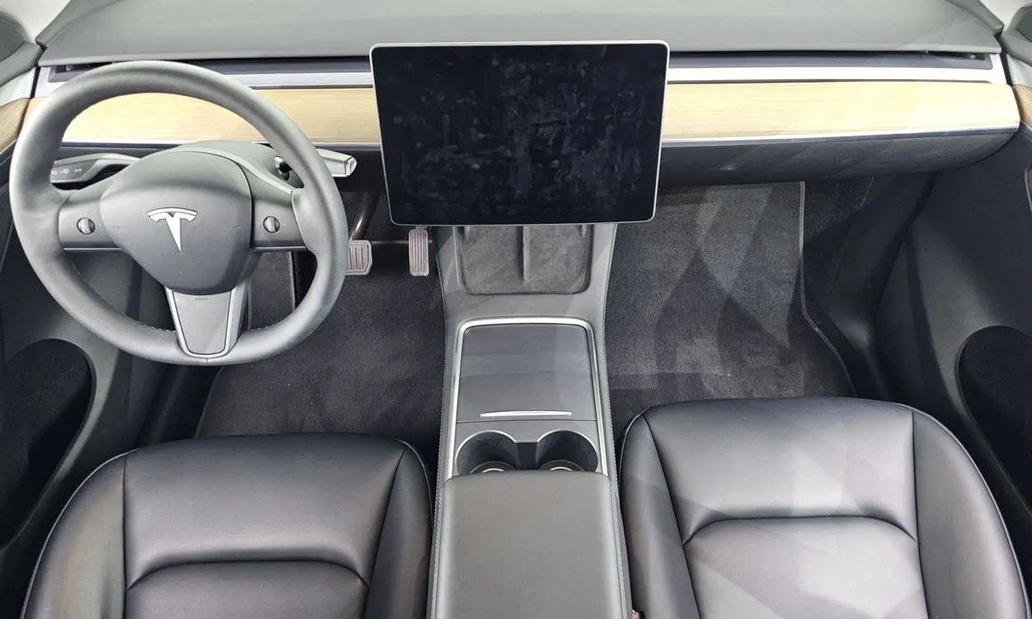 Tesla Model Y — фото 5