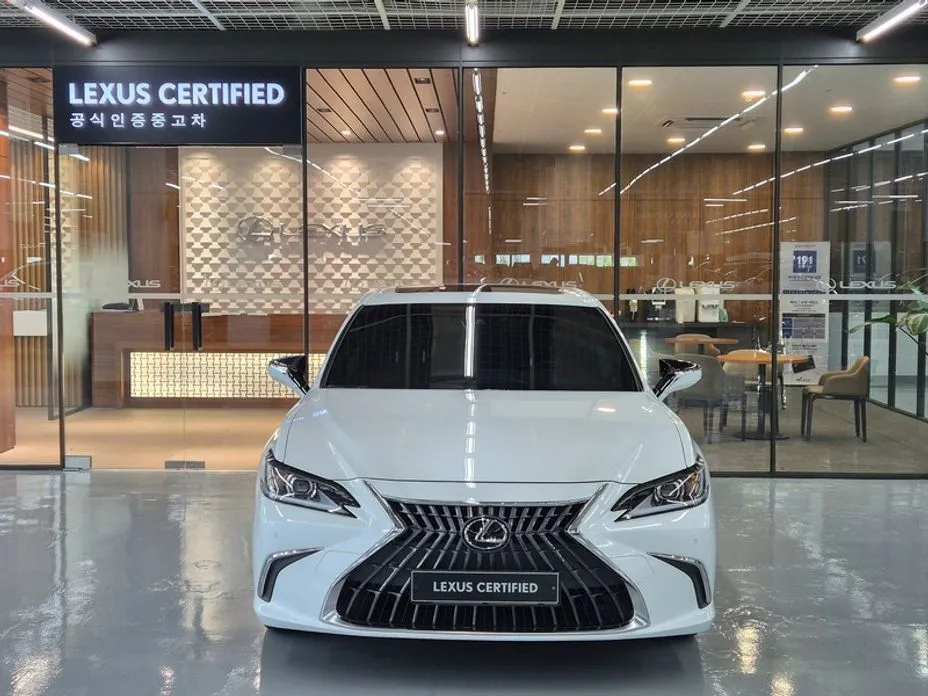 Lexus ES — фото 10
