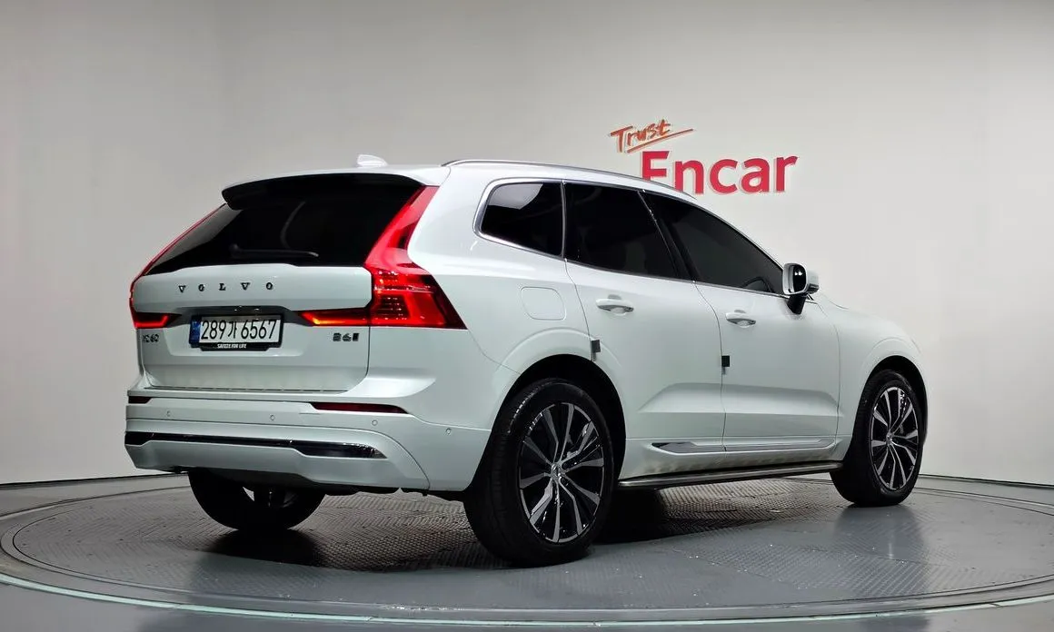 Volvo XC60 — фото 6