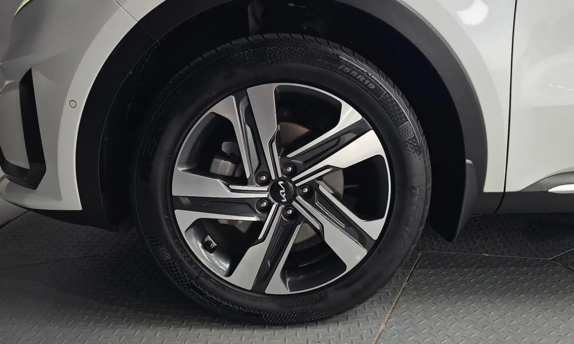 Kia Sorento — фото 6
