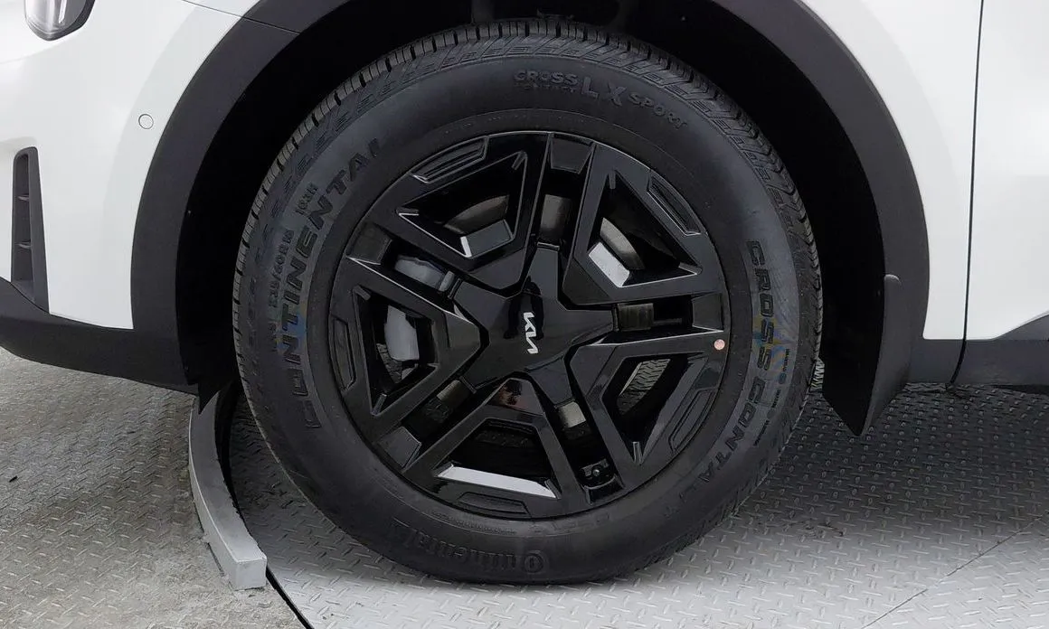 Kia Sorento — фото 8