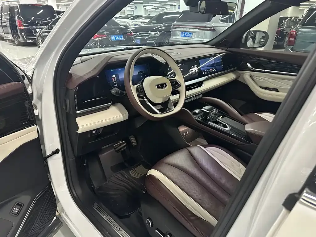 Geely Xingyue L — фото 10