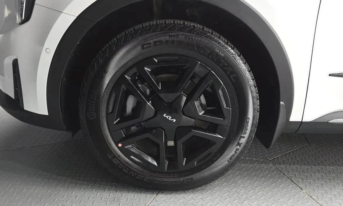 Kia Sorento — фото 10