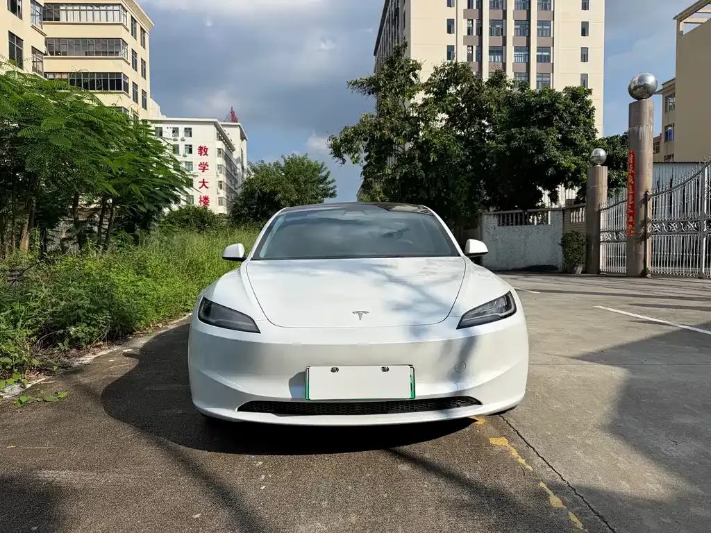 Tesla Model 3 — фото 4