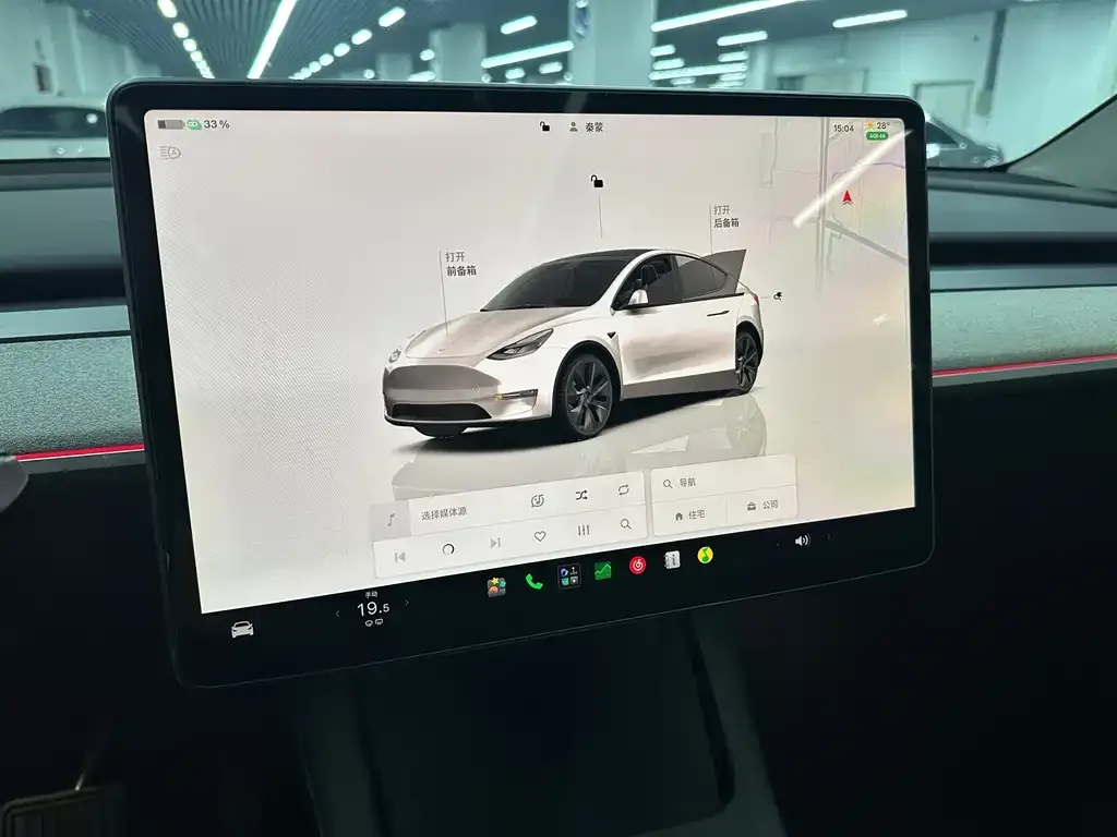 Tesla Model Y — фото 8