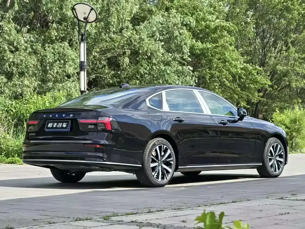 Volvo S90 — фото 10