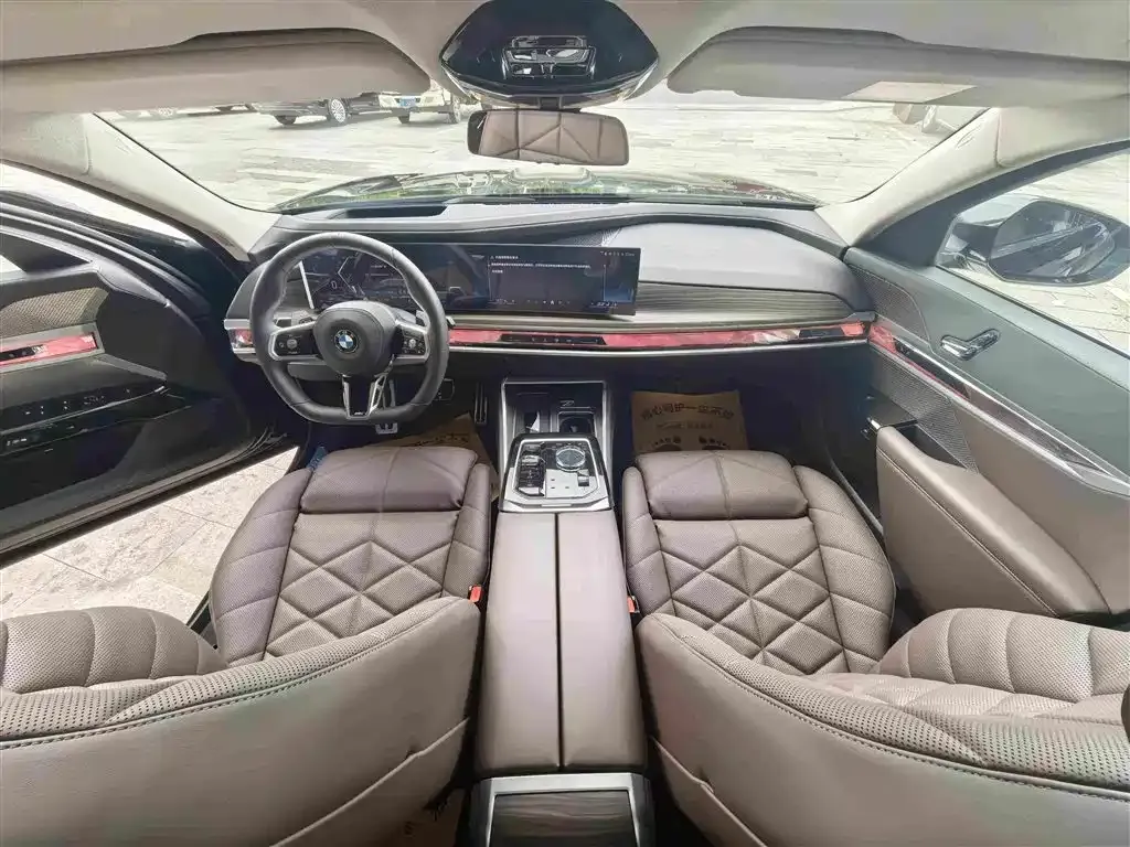 BMW 7 Series — фото 2