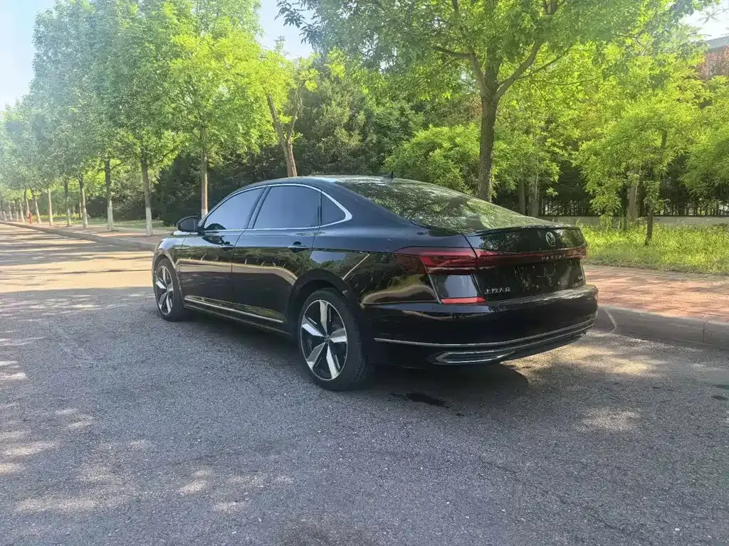 Volkswagen Passat — фото 8