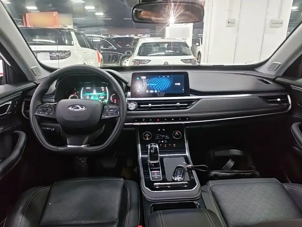 Chery Tiggo 8 — фото 10
