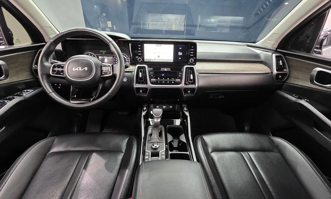 Kia Sorento — фото 9
