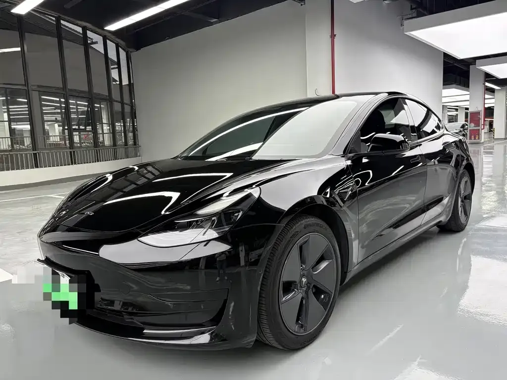 Tesla Model 3 — фото 1