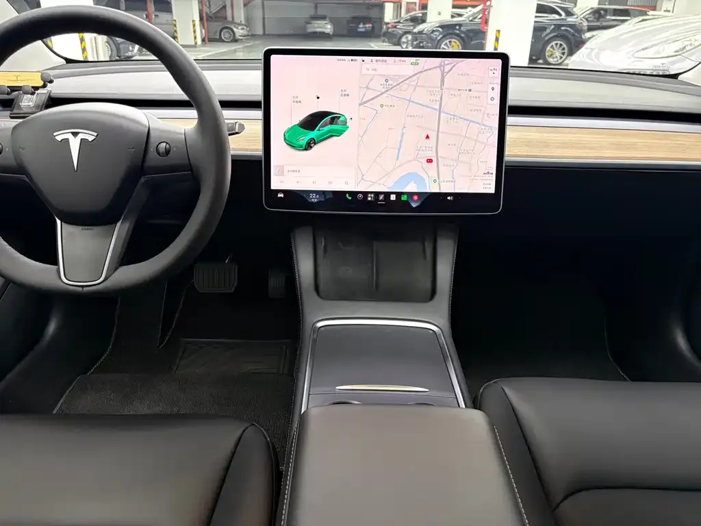 Tesla Model 3 — фото 3