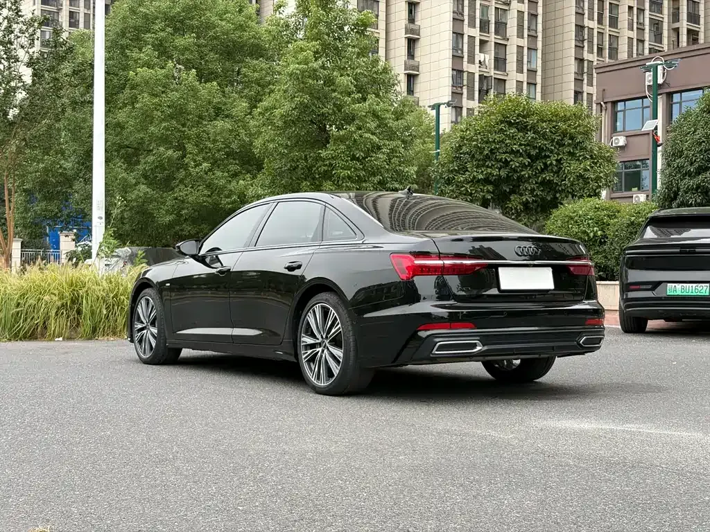 Audi A6L — фото 8