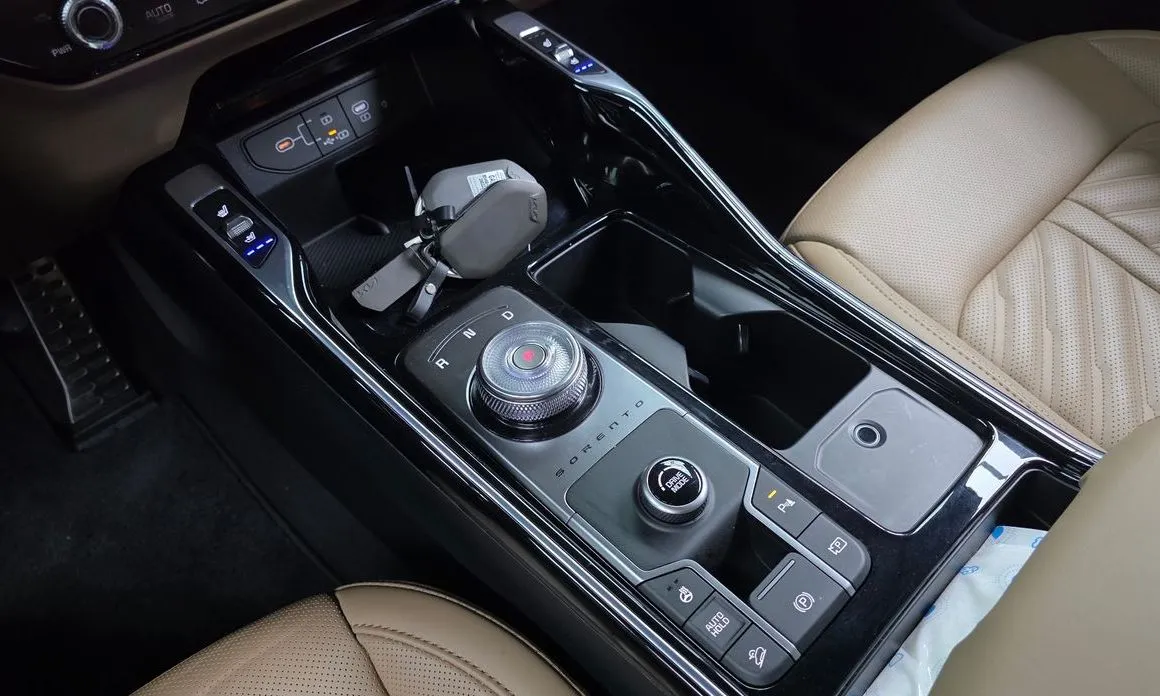 Kia Sorento — фото 8