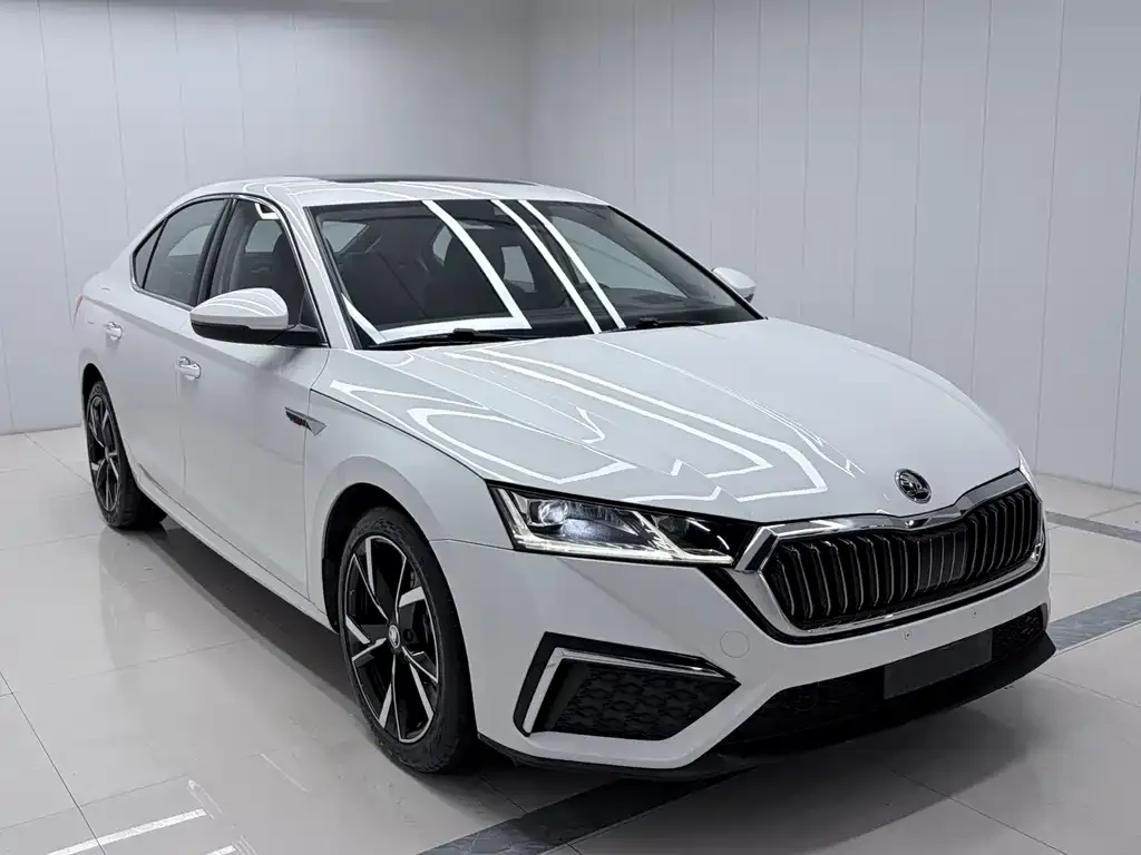 Skoda Octavia — фото 5