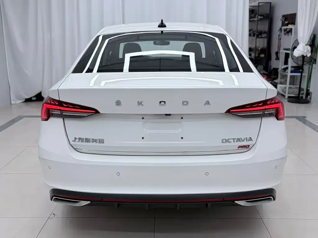 Skoda Octavia — фото 3