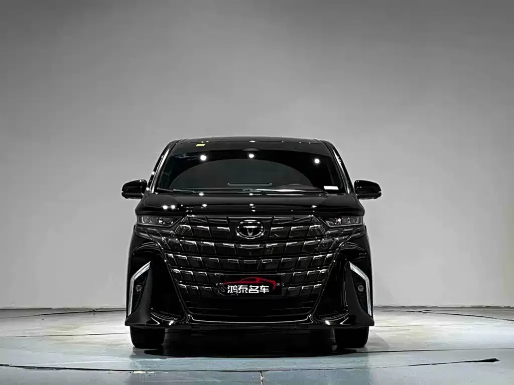 Toyota Alphard — фото 2