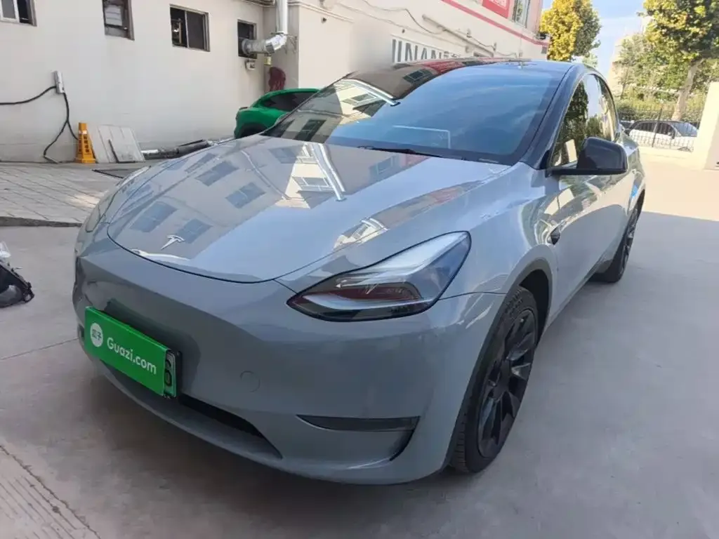 Tesla Model Y — фото 1
