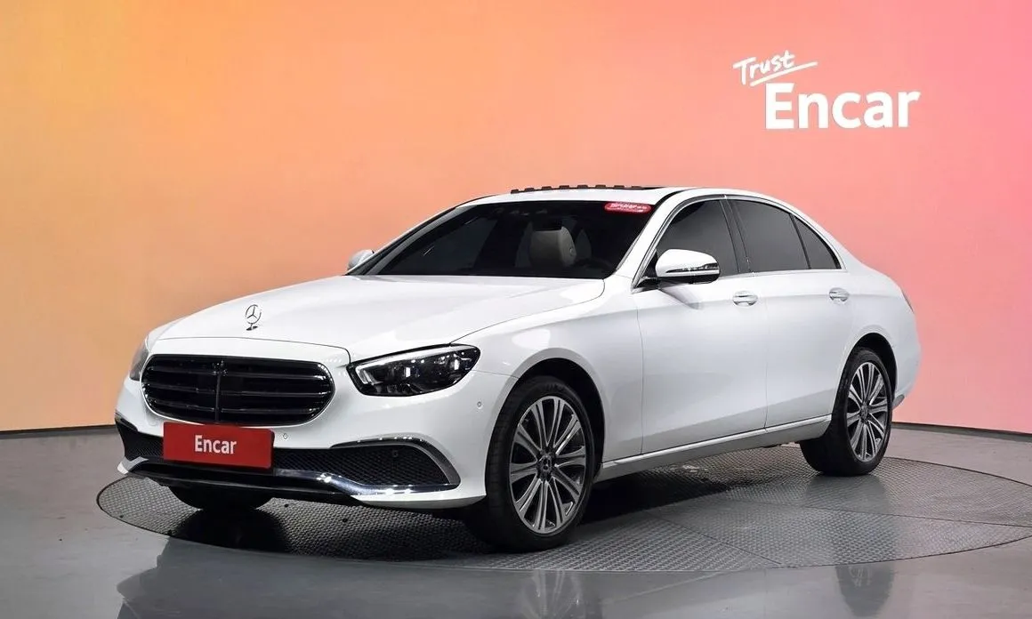 Mercedes-Benz E-Class — фото 1