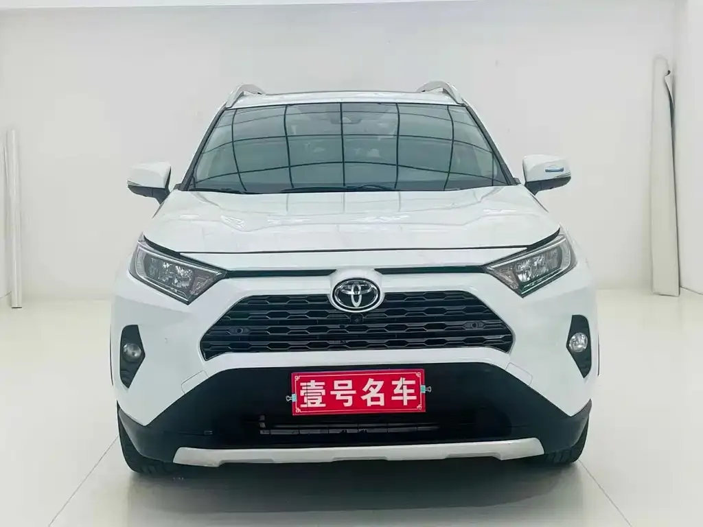 Toyota RAV4 — фото 7