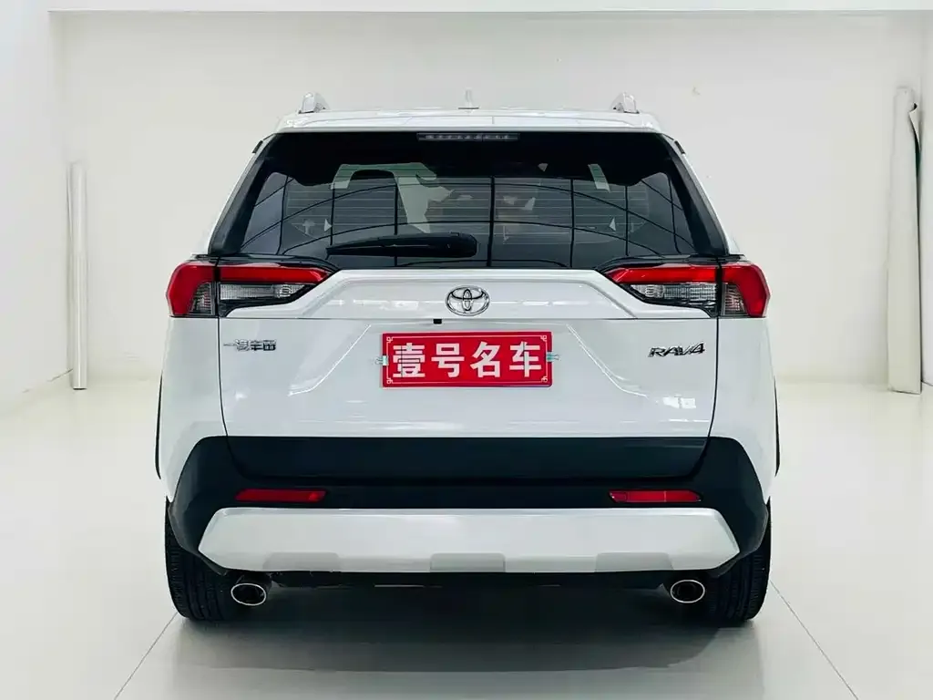 Toyota RAV4 — фото 5