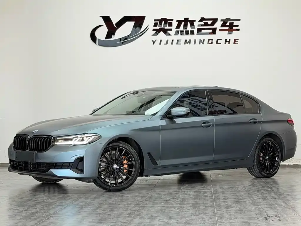 BMW 5 Series — фото 1
