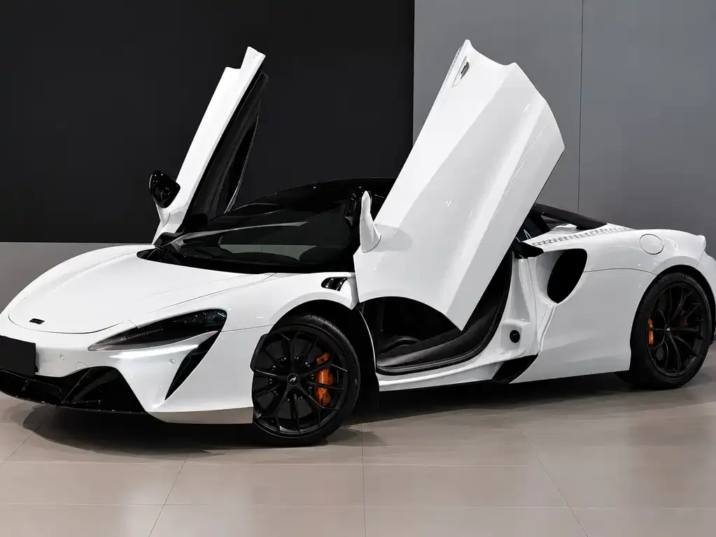 McLaren Artura — фото 1