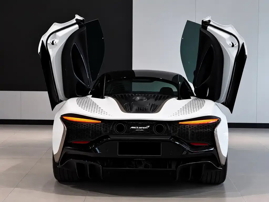 McLaren Artura — фото 2