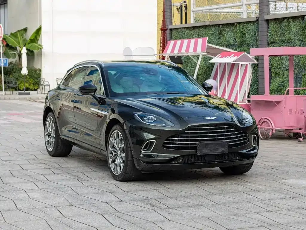 Aston Martin DBX — фото 2