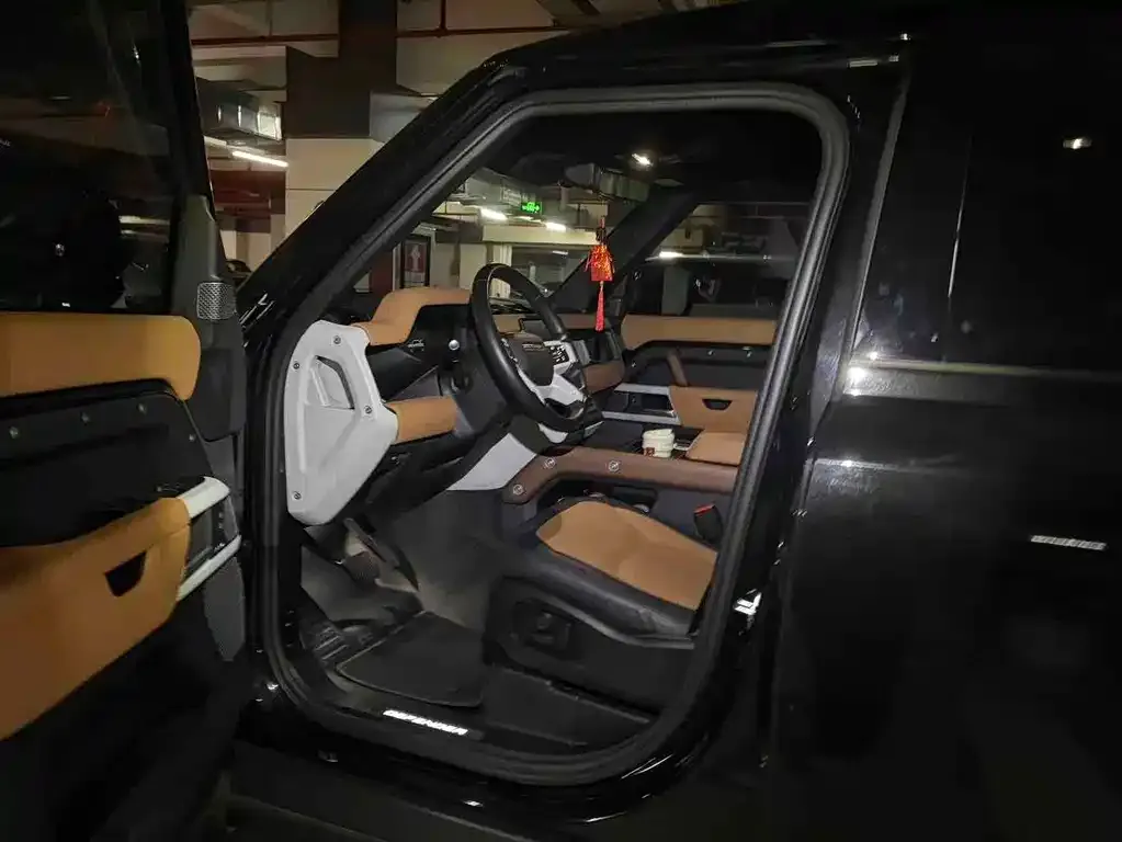 Land Rover Defender — фото 10
