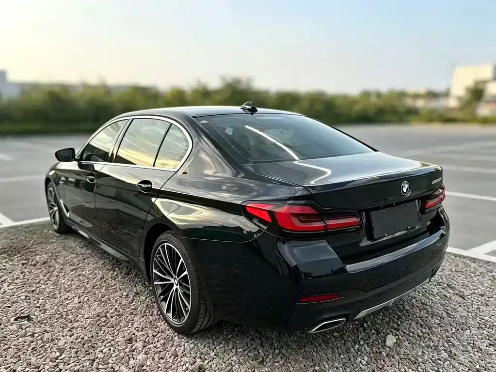 BMW 5 Series — фото 6