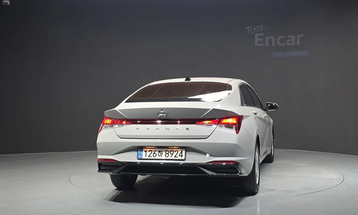 Hyundai AVANTE — фото 2
