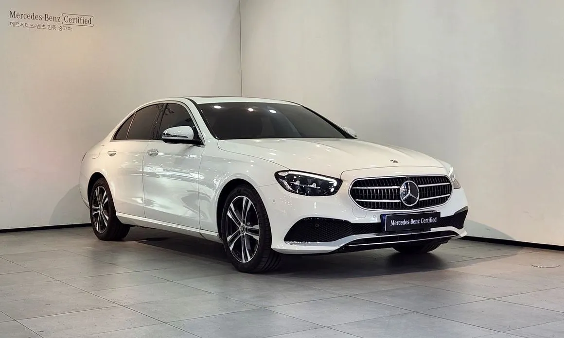 Mercedes-Benz E-Class — фото 1