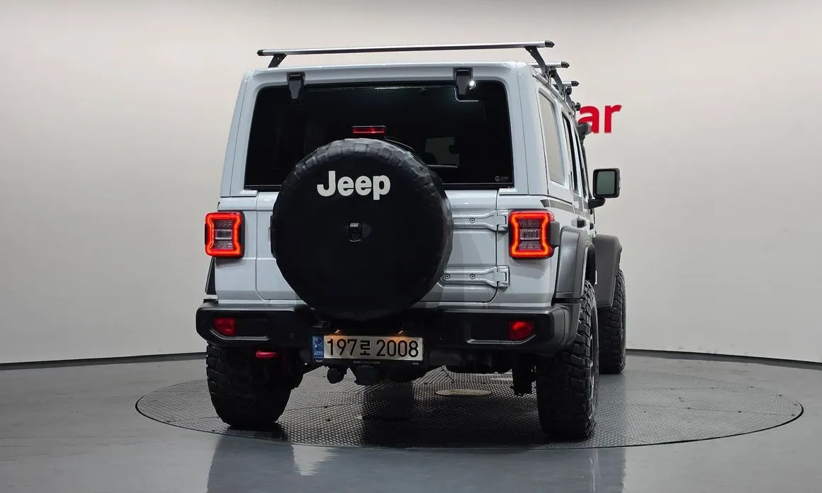 Jeep Wrangler — фото 7
