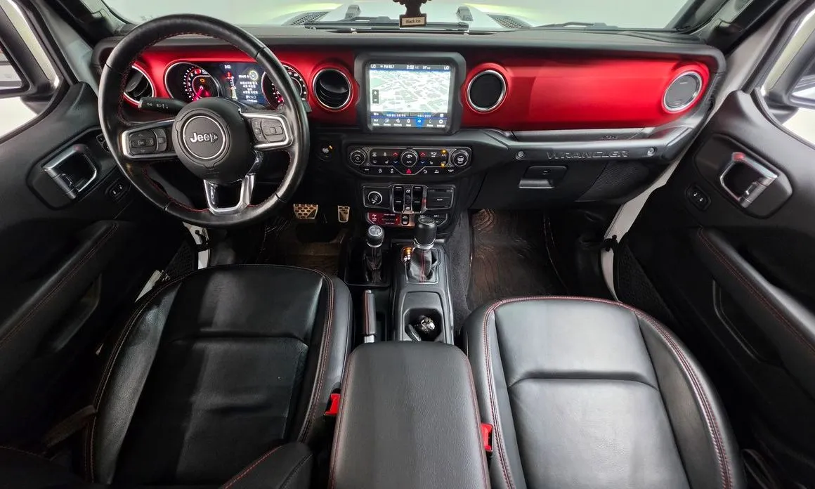 Jeep Wrangler — фото 10